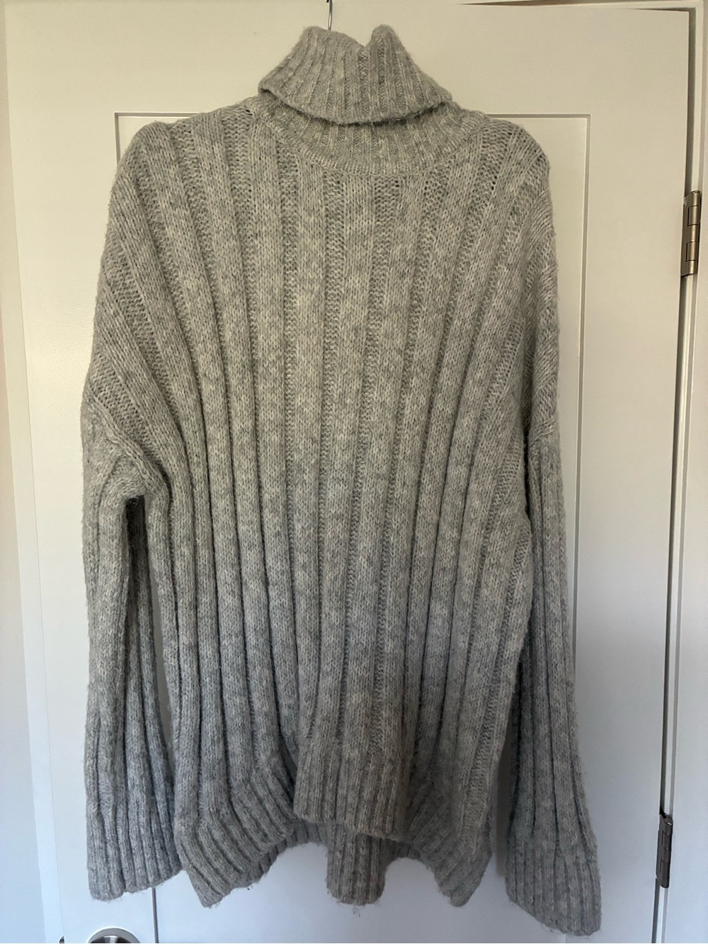 Top Shop Women’s Gray Ribbed Turtleneck Sweater